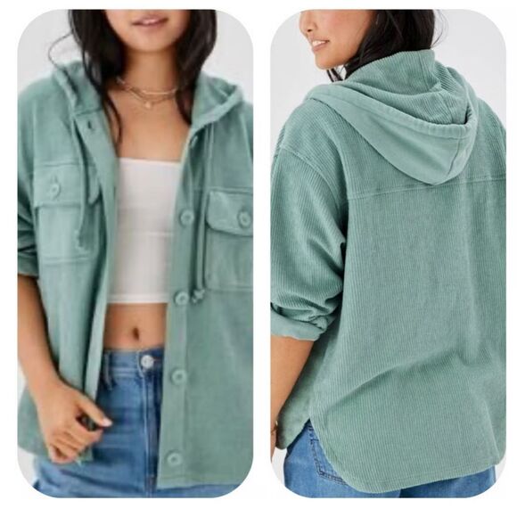 AMERICAN EAGLE Women’s Light Sage Green Corded Oversized Button-Up Hooded Shacke - Picture 1 of 7